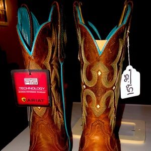 Women’s Ariat boots NWT OBO